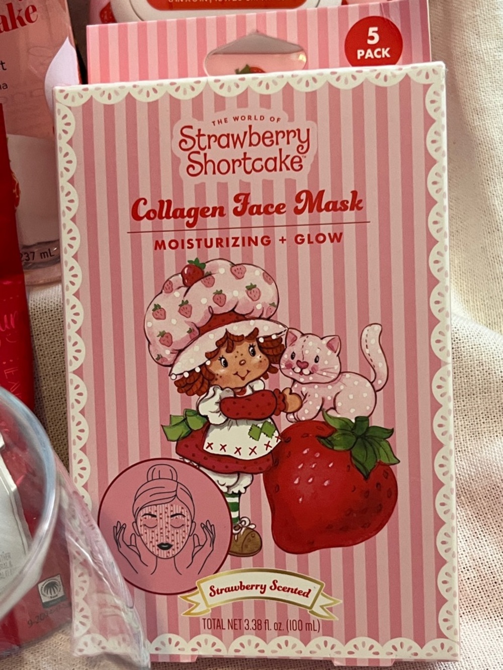 Strawberry-Themed Gift Bundle with Dr Teal's Epsom Salt - Picture 4 of 8